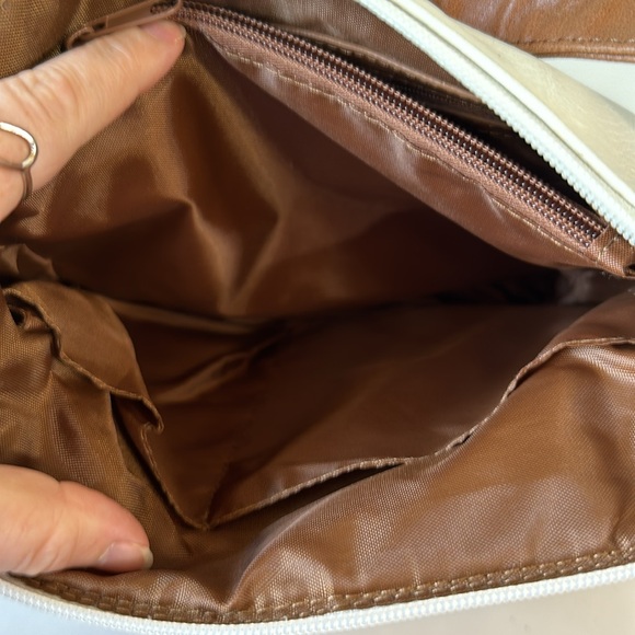 Bueno white and brown crossbody bag purse faux leather - Picture 6 of 8